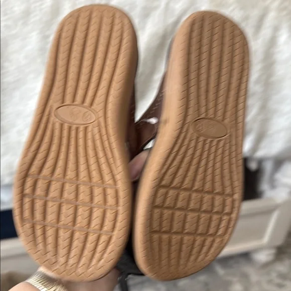 O’rageous boys or girl Brown Flip Flops - Picture 6 of 7